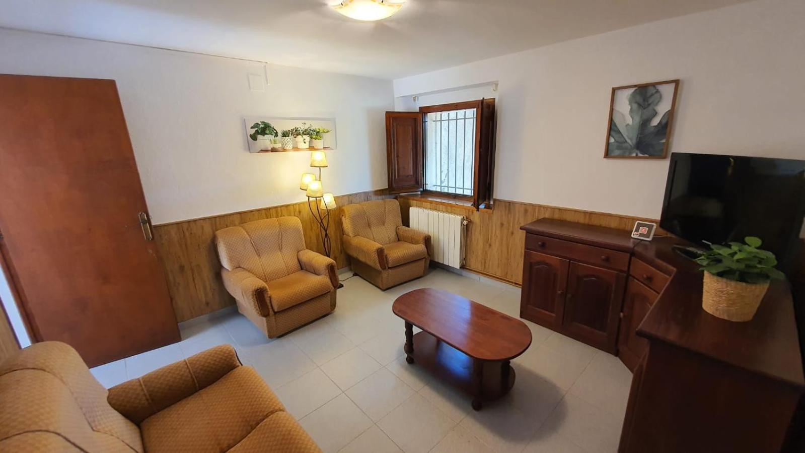 הוילה Viloví de Oñar Turisme Rural Les Moreres מראה חיצוני תמונה