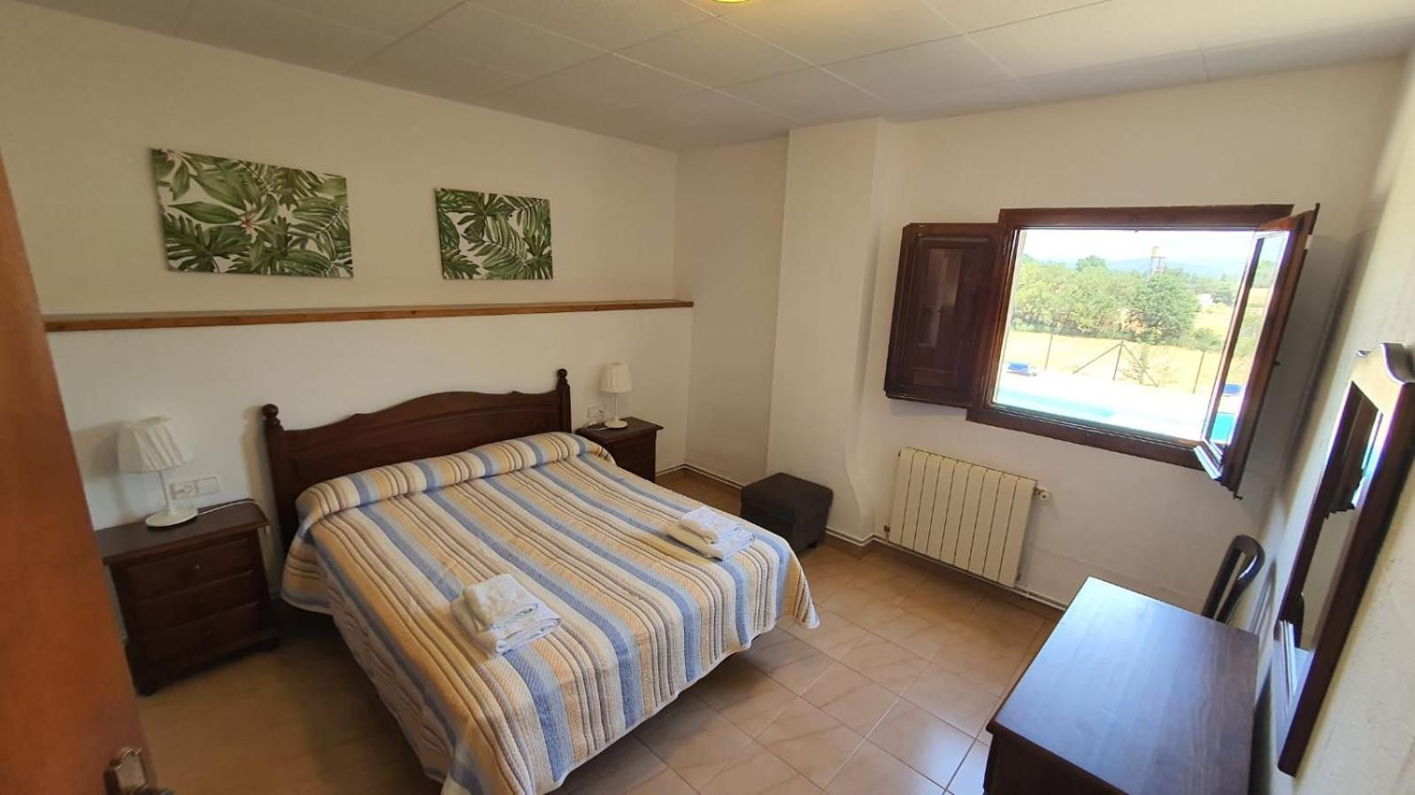 הוילה Viloví de Oñar Turisme Rural Les Moreres מראה חיצוני תמונה
